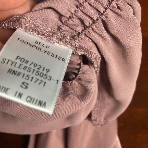 Host Pick 🎉NWT Lelis Clara Pink Silky Smock Top​ - Picture 11 of 11